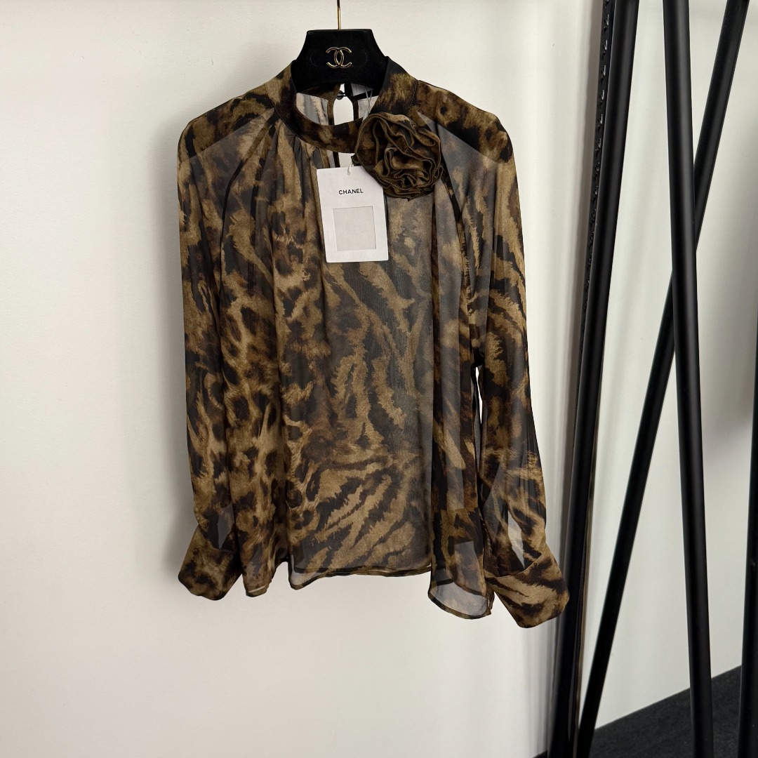 wsxc1760603811161_0 Chanel shirt - Image 1