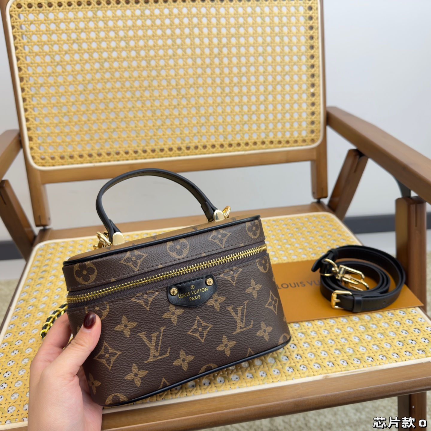 wsxc1760801791810_0 Louis Vuitton Fashion Bag - Image 1