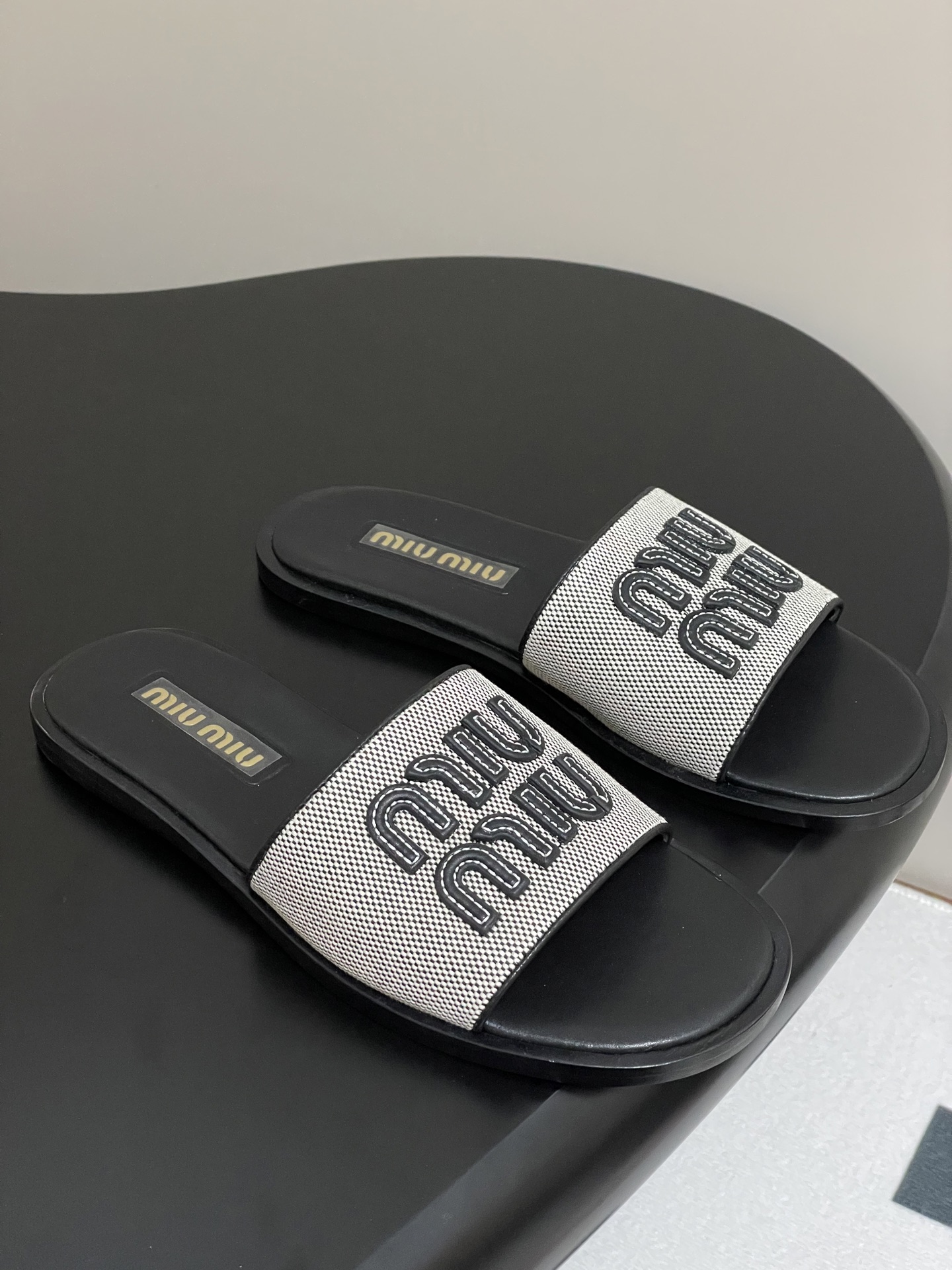 wsxc1760882499991_0 Miu Miu Fashion Slippers - Image 1