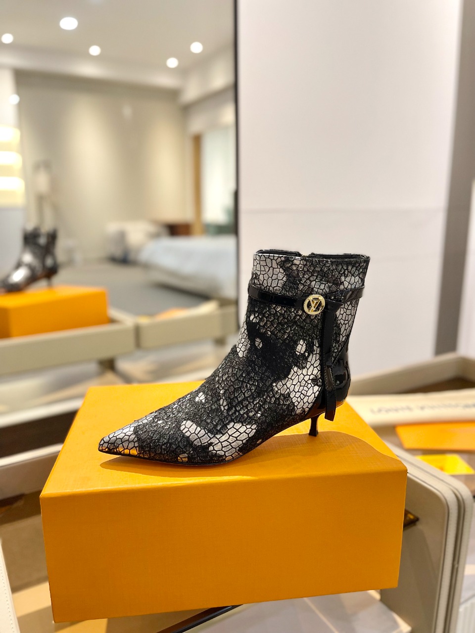 wsxc1761043948813_0 Louis Vuitton Fashion High Heels - Image 1