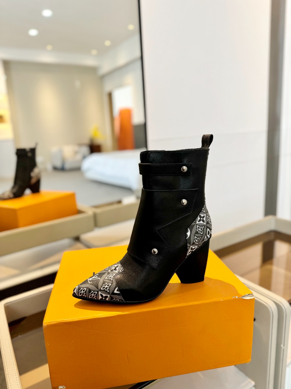 wsxc1761045694344_0 Louis Vuitton Fashion High Heels - Image 1
