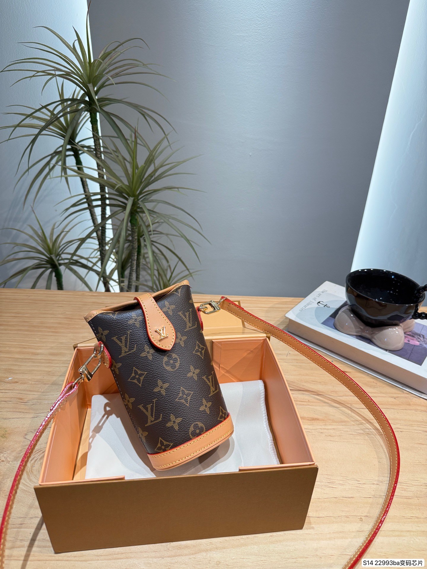 wsxc1761152467253_0 Louis Vuitton Fashion Bag - Image 1