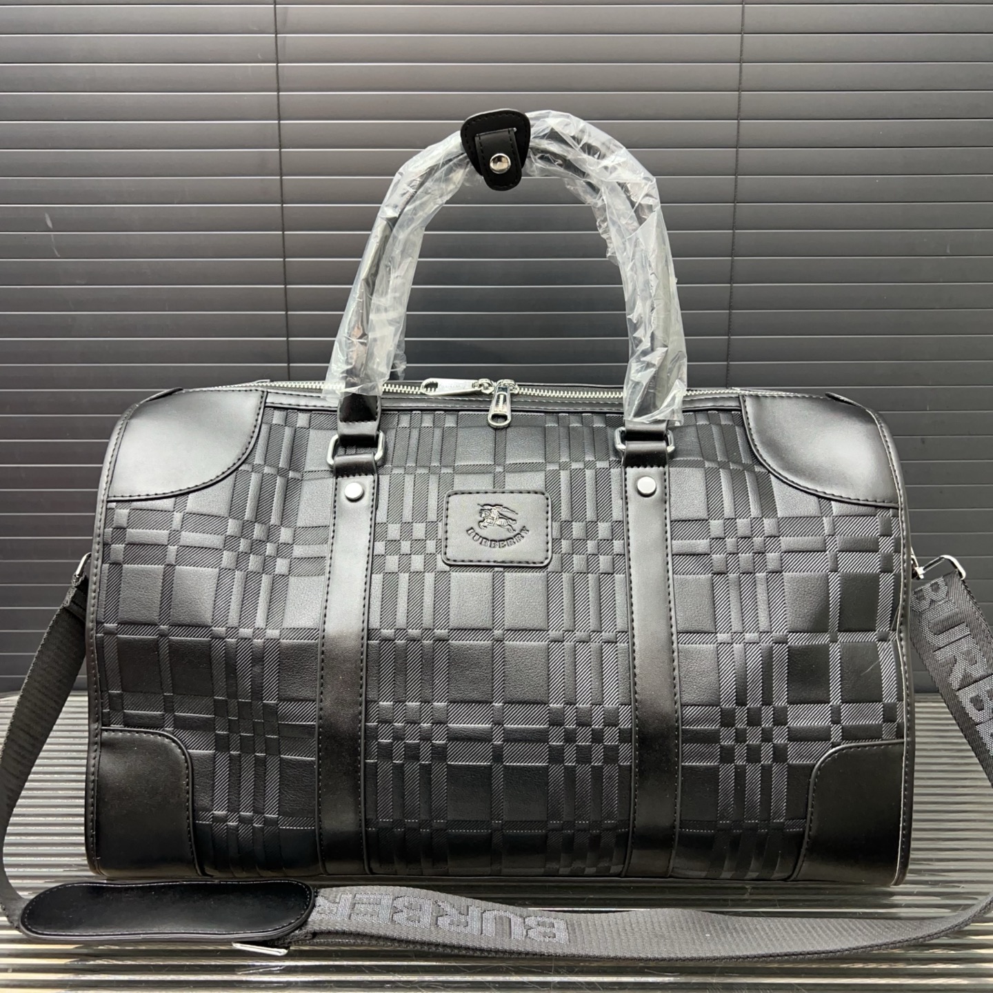 wsxc1761391116131_0 Burberry Fashion Travel Bag - Image 1