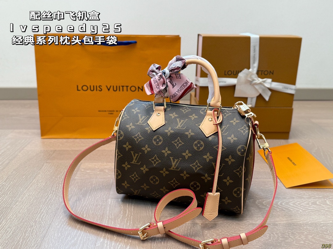 wsxc1761479408435_0 Louis Vuitton Fashion Bag - Image 1