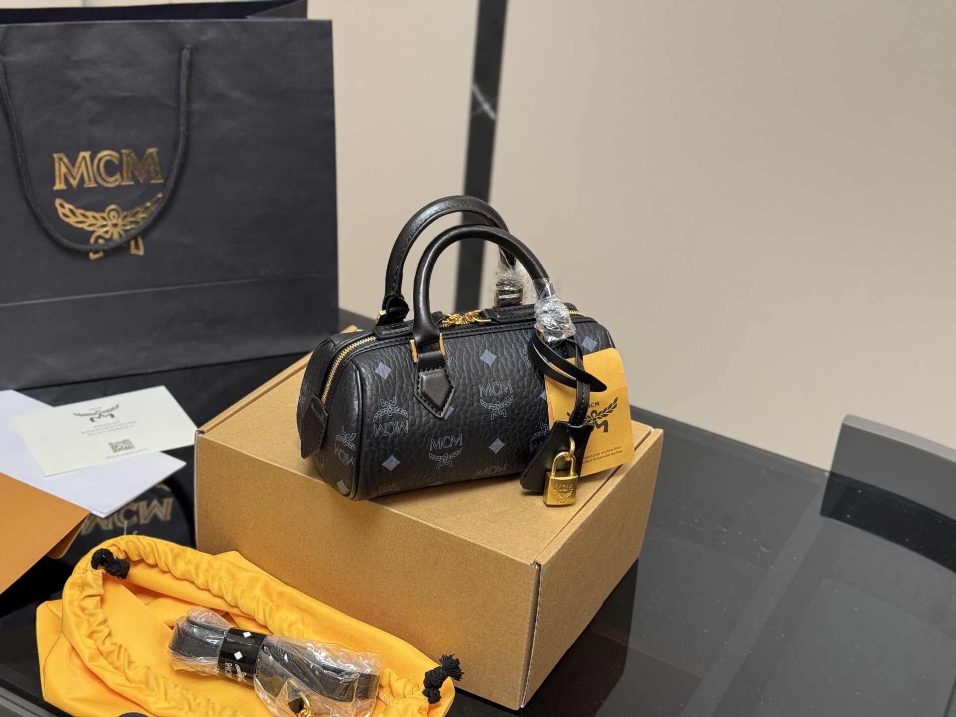 wsxc1761484606482_0 MCM Fashion Bag - Image 1