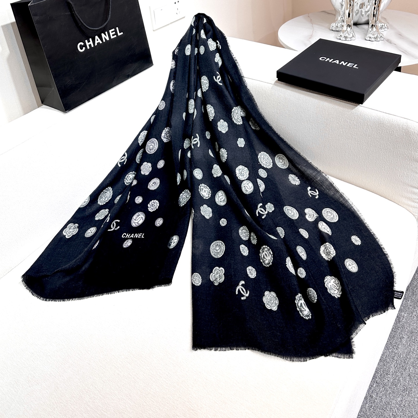 wsxc1761674118337_2 Chanel Fashion Scarf - Image 1