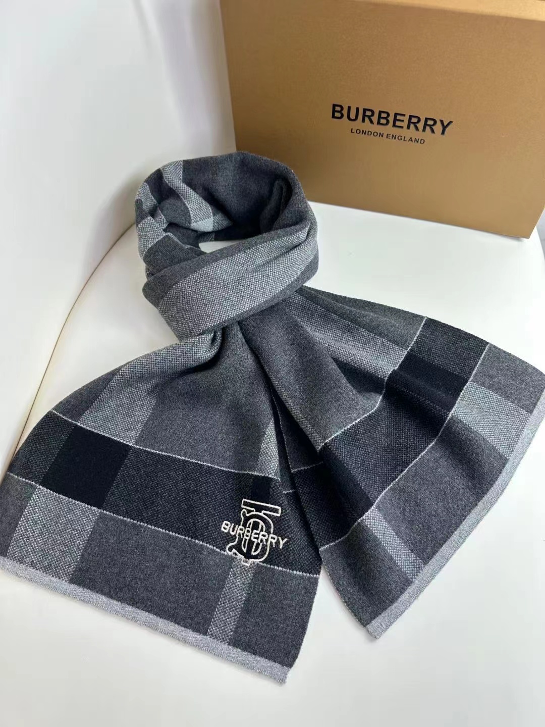 wsxc1761674592480_1 Burberry Fashion Scarf - Image 1