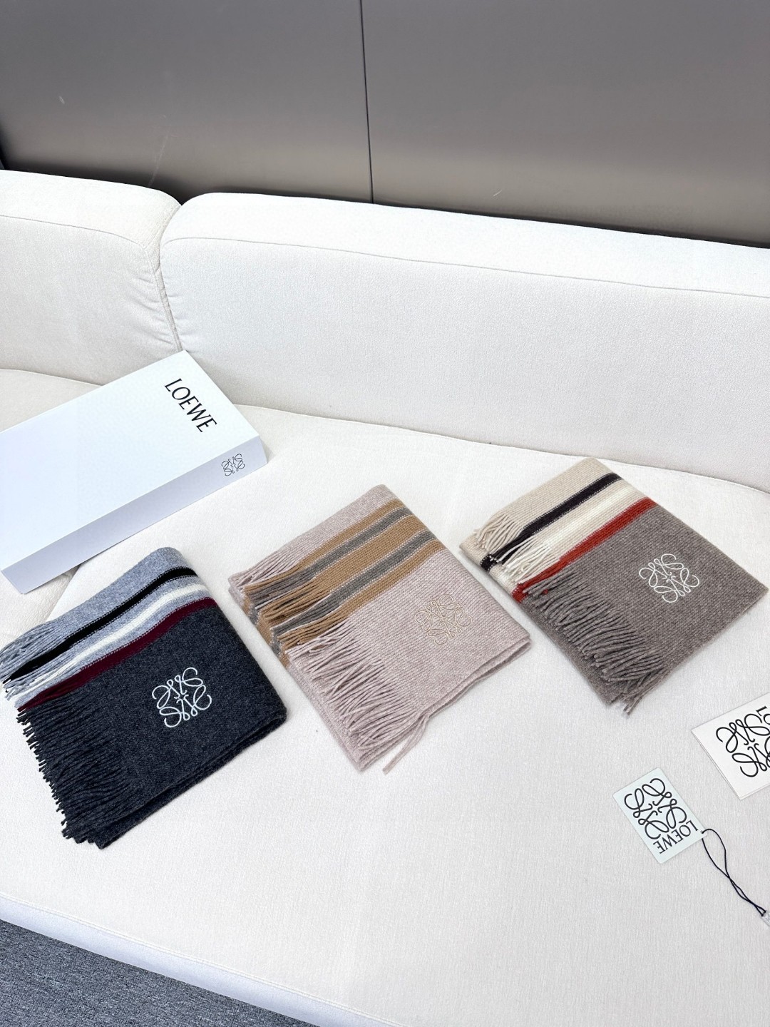 wsxc1761677918365_8 LOEWE Fashion Scarf - Image 1