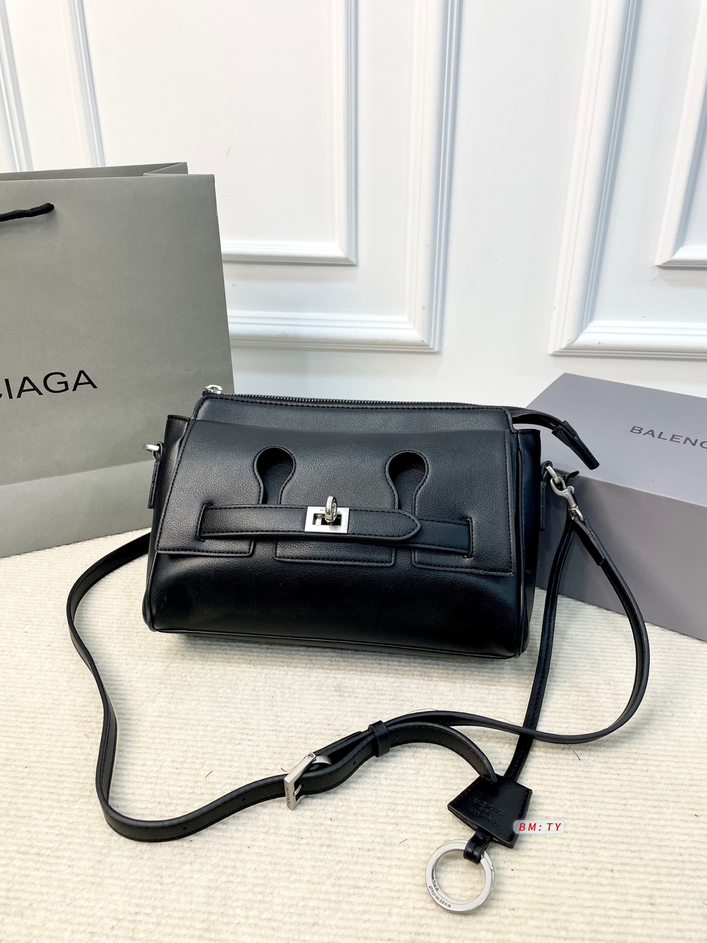 wsxc1761766595155_0 Balenciaga Fashion Bag - Image 1