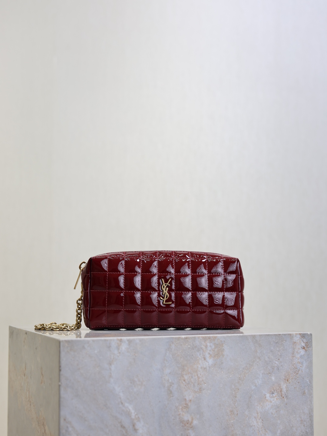 cmp_i1756881696654_4680_0_0 Saint Laurent Fashion Bag - Image 1