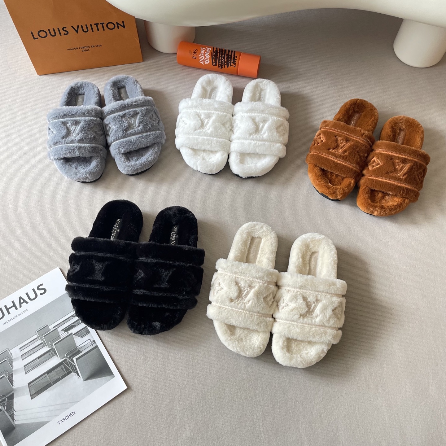 i1762496340493_6883_0_0 LV Fashion Slippers - Image 1