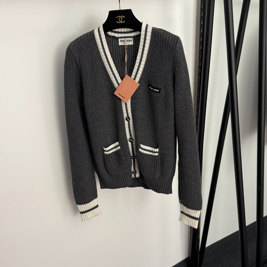 o_1j760pm8l157i1ons9sa10c1136sb Miu Miu cardigan - Image 1
