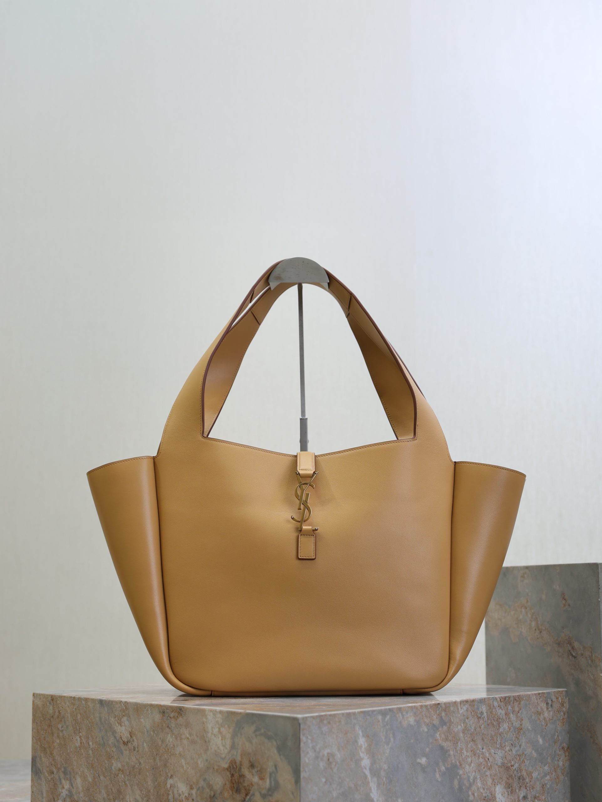wsxc1762057421188_0 Saint Laurent Fashion Bag - Image 1