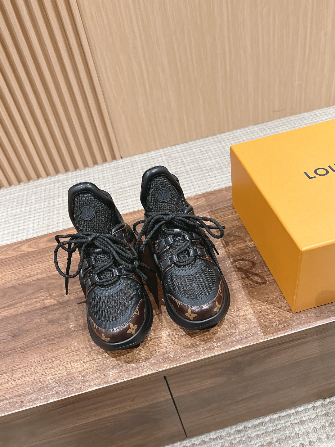 wsxc1762180286084_0 Louis Vuitton Fashion Shoes - Image 1