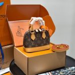 Louis Vuitton Fashion Bag