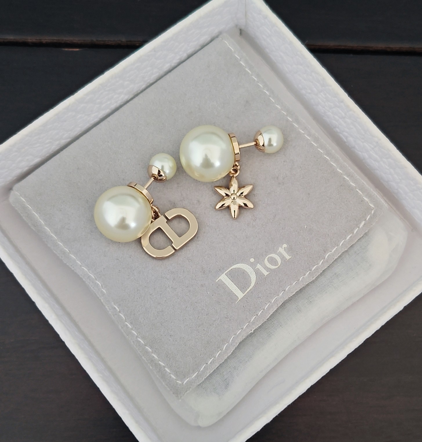 wsxc1762654033794_5 Dior earrings - Image 1