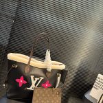 Louis Vuitton Fashion Bag