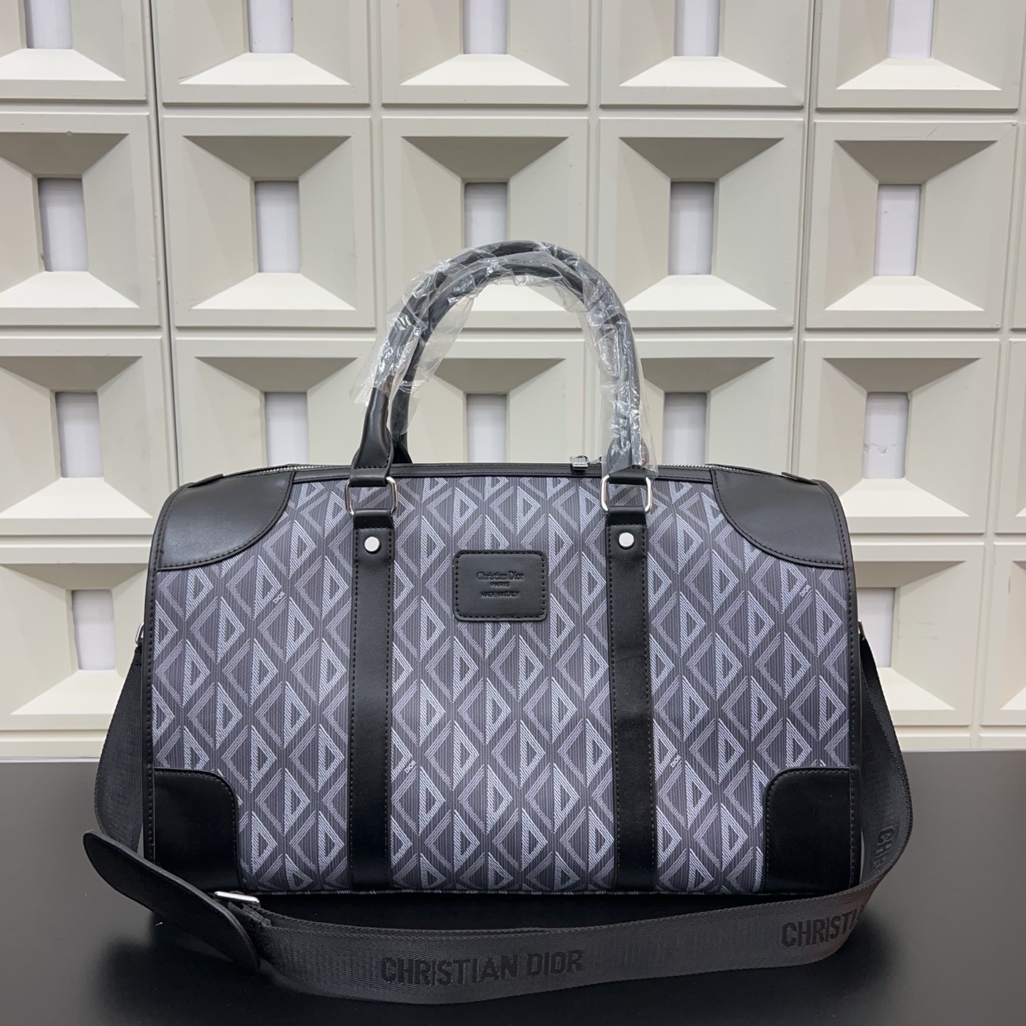 wsxc1763219805905_0 Dior Fashion Travel Bag - Image 1