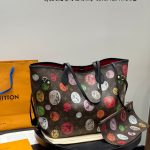 Louis Vuitton Fashion Bag