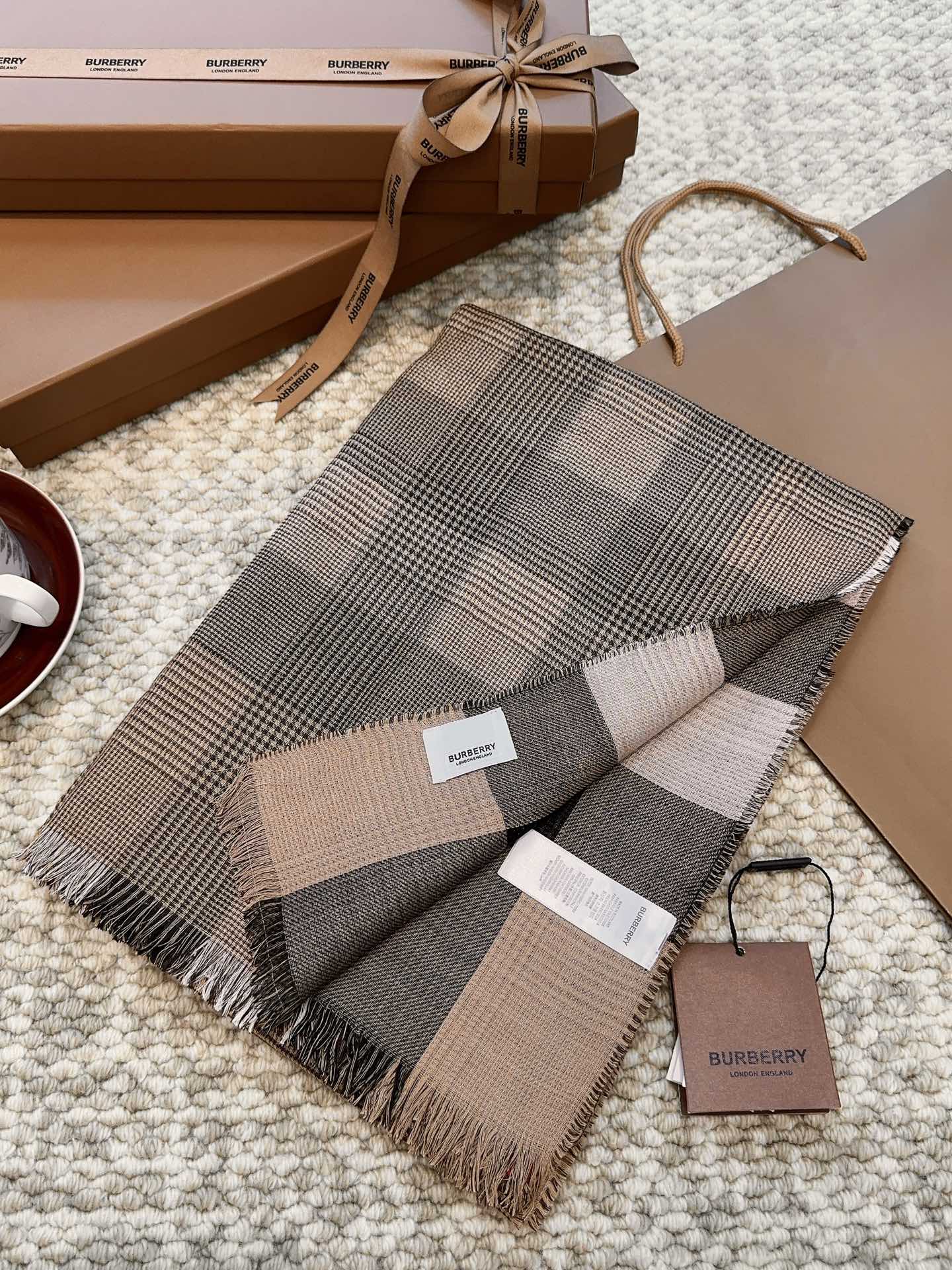 wsxc1764014412854_2 Burberry Fashion Scarf - Image 1