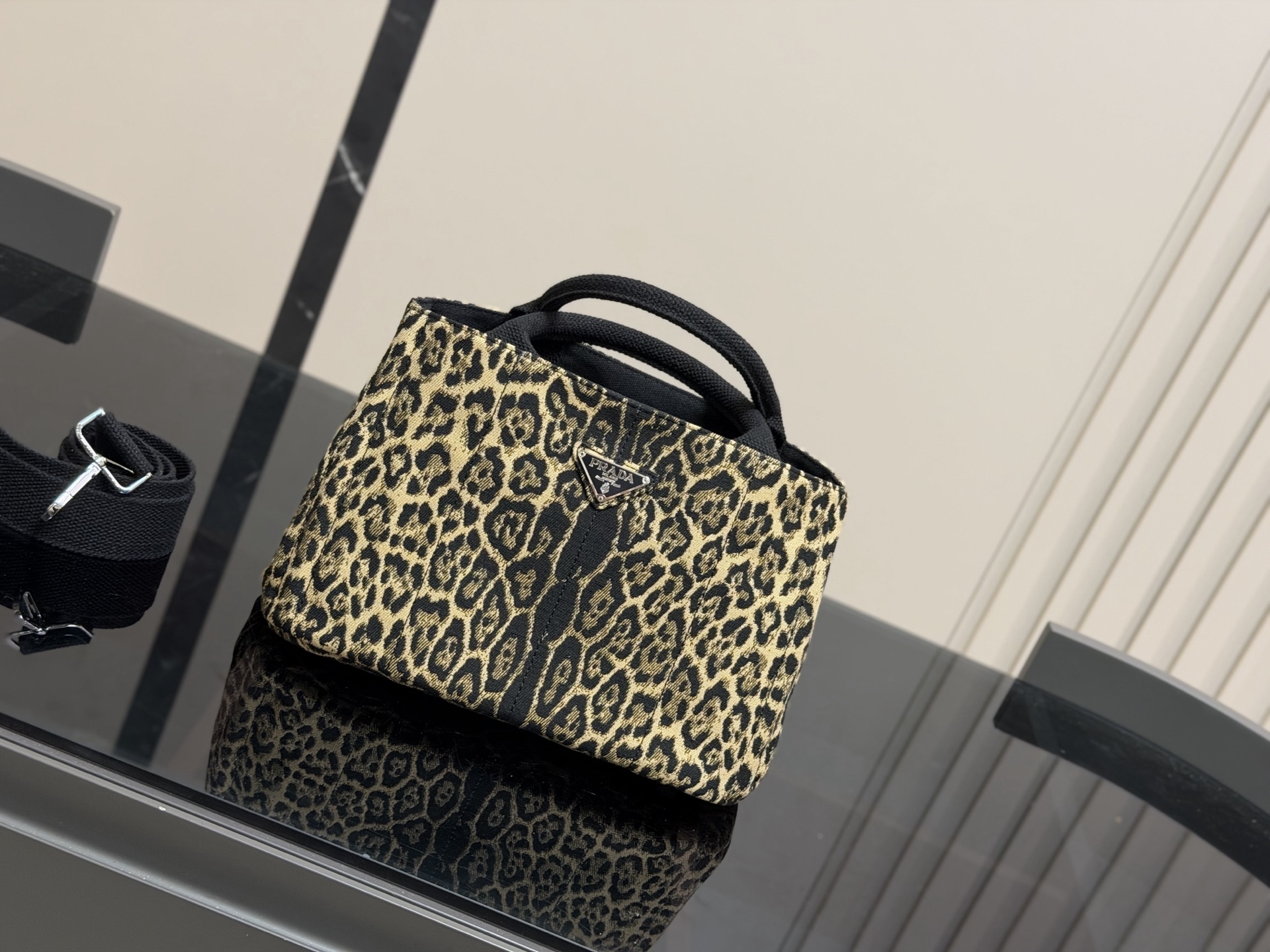 wsxc1764510030094_0 Prada Fashion Bag - Image 1