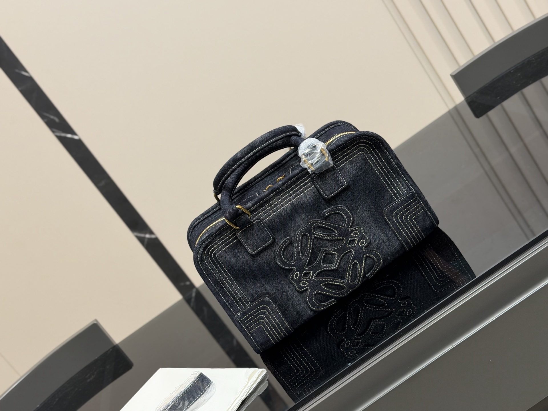 wsxc1765051036891_0 Loewe Fashion Bag - Image 1