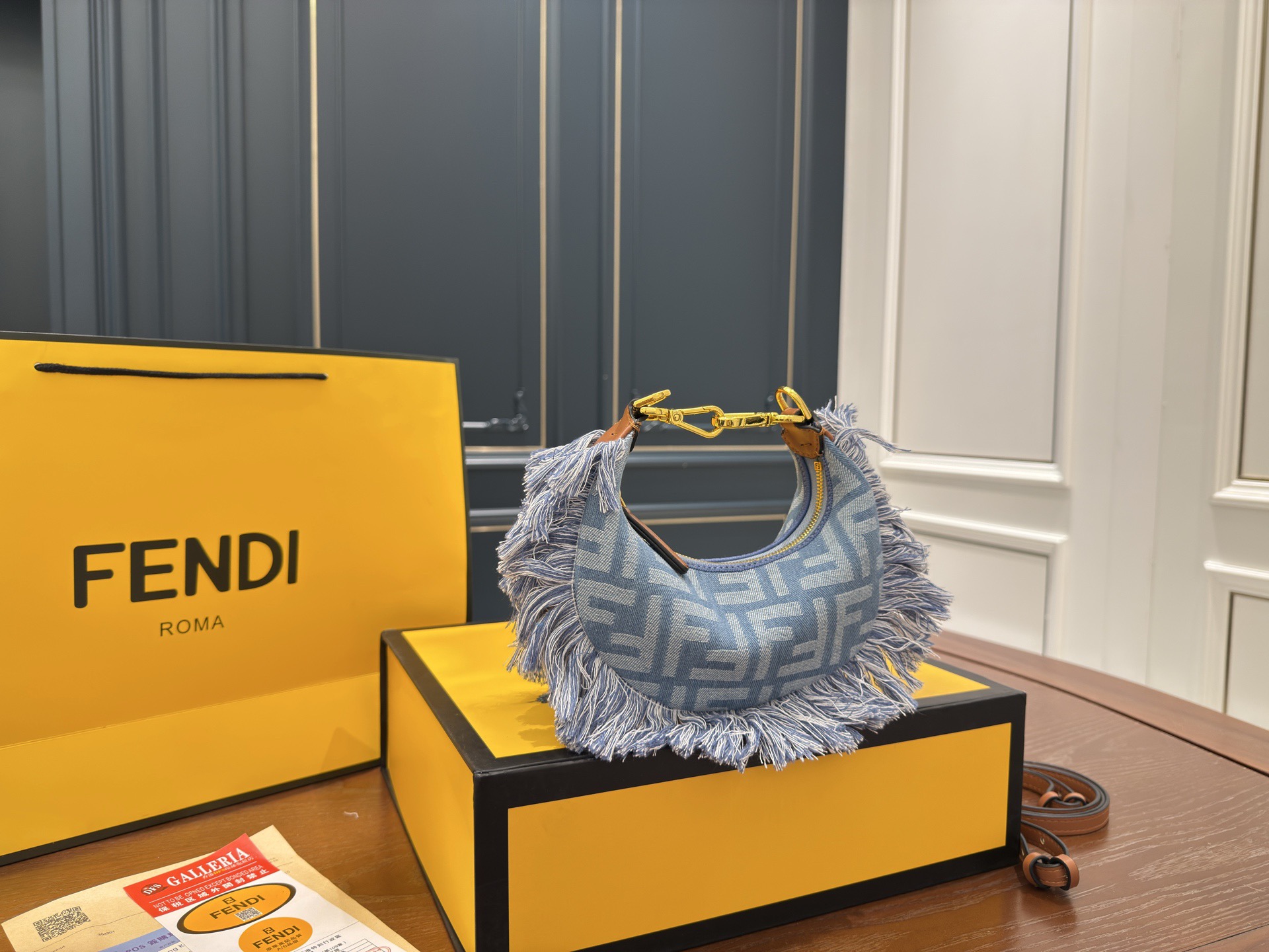 wsxc1765734000115_1 Fendi Fashion Bag - Image 1