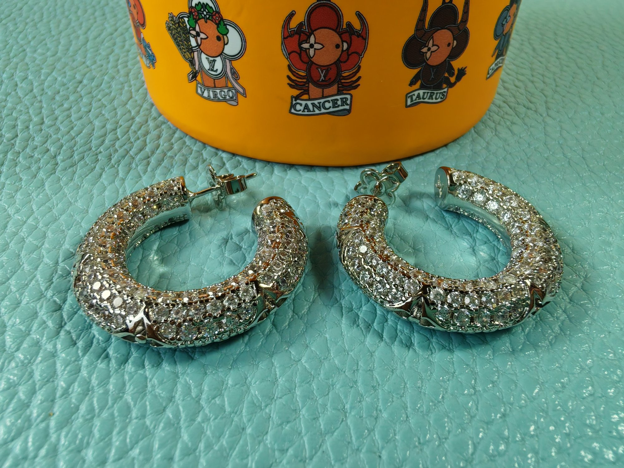 wsxc1765858982225_0 Louis Vuitton earrings - Image 1