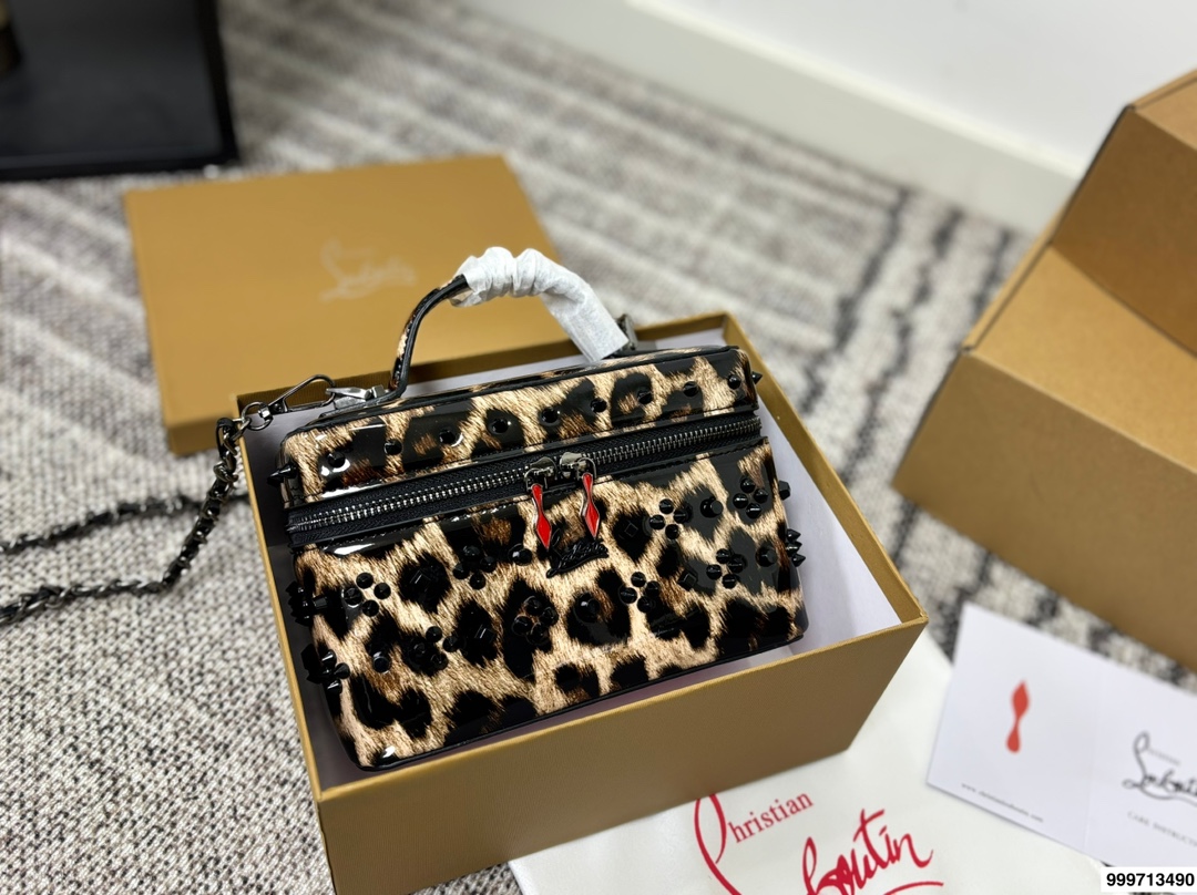 wsxc1766248372721_0 Christian Louboutin Fashion Bag - Image 1