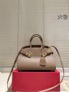 Ferragamo Fashion Bag - Image 4
