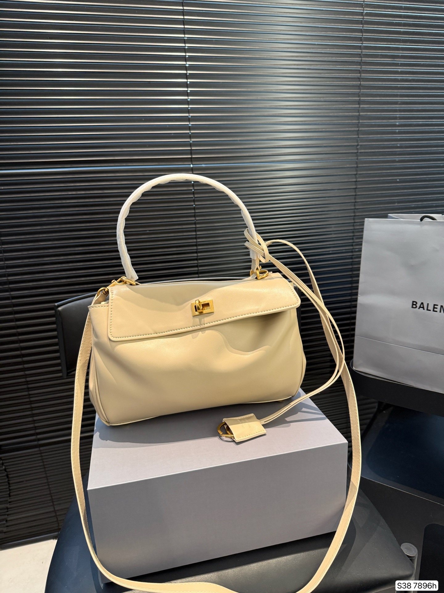 wsxc1767192793031_1 Balenciaga Fashion Bag - Image 1