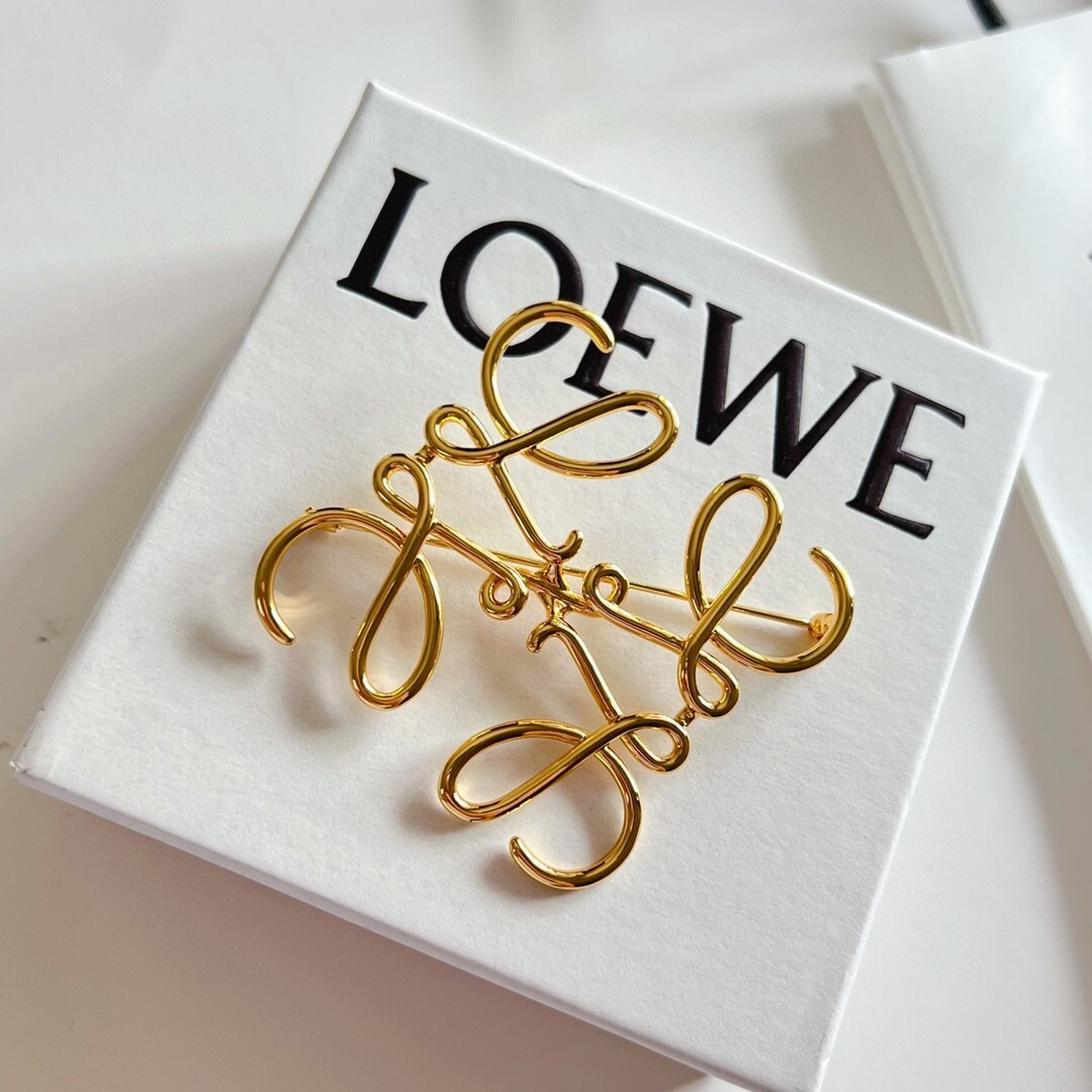 dec0e42d LOEWE brooch - Image 1