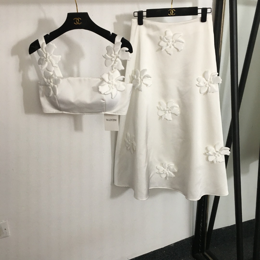 wsxc1768274140506_0 Valentino dress - Image 1