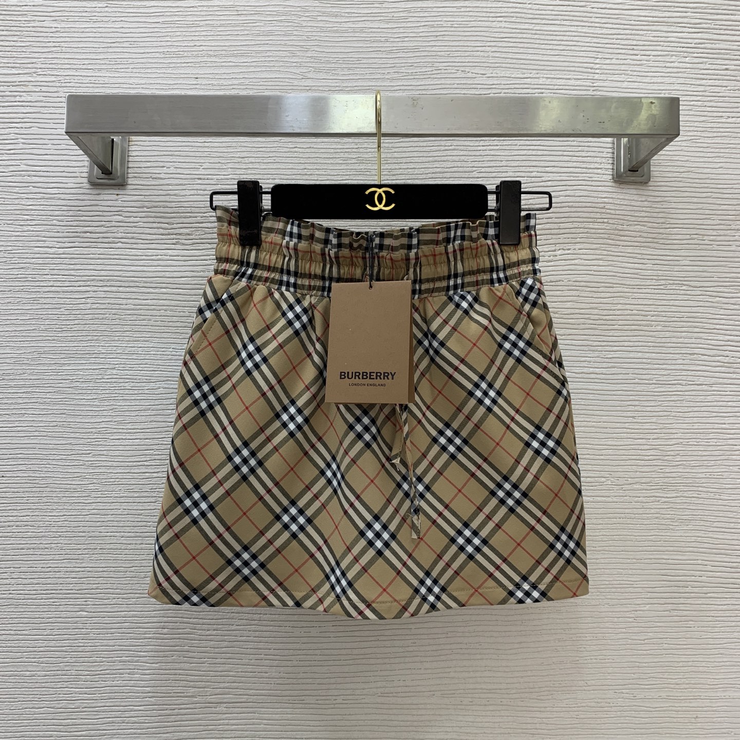 wsxc1773788903782_0 Burberry short skirt - Image 1