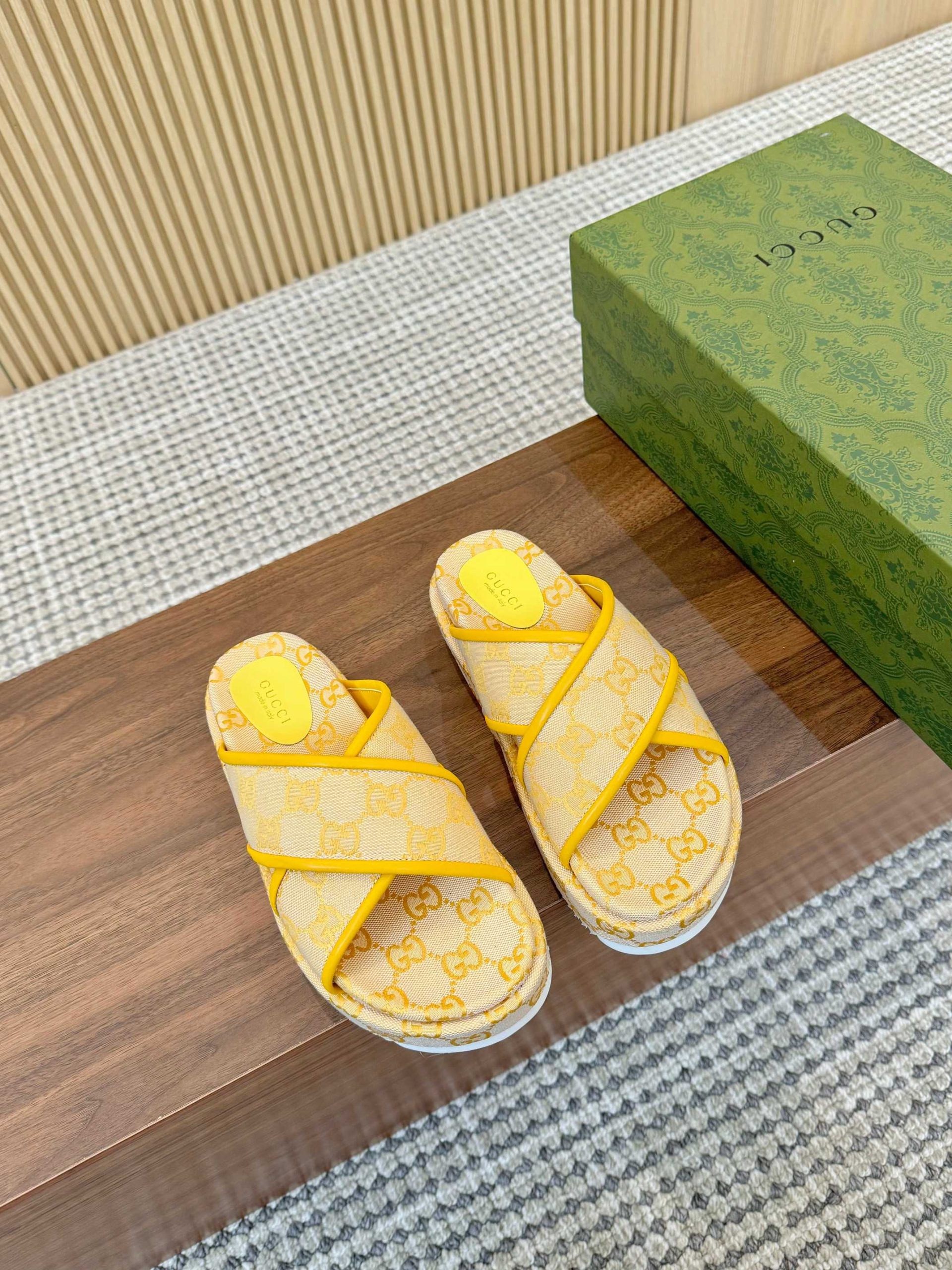 wsxc1773942830499_0 Gucci Fashion Slippers - Image 1