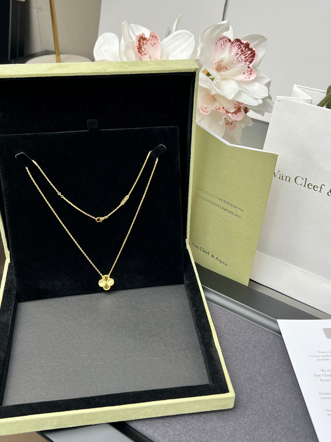 wsxc1773972994794_0 Van Cleef & Arpels necklace - Image 1