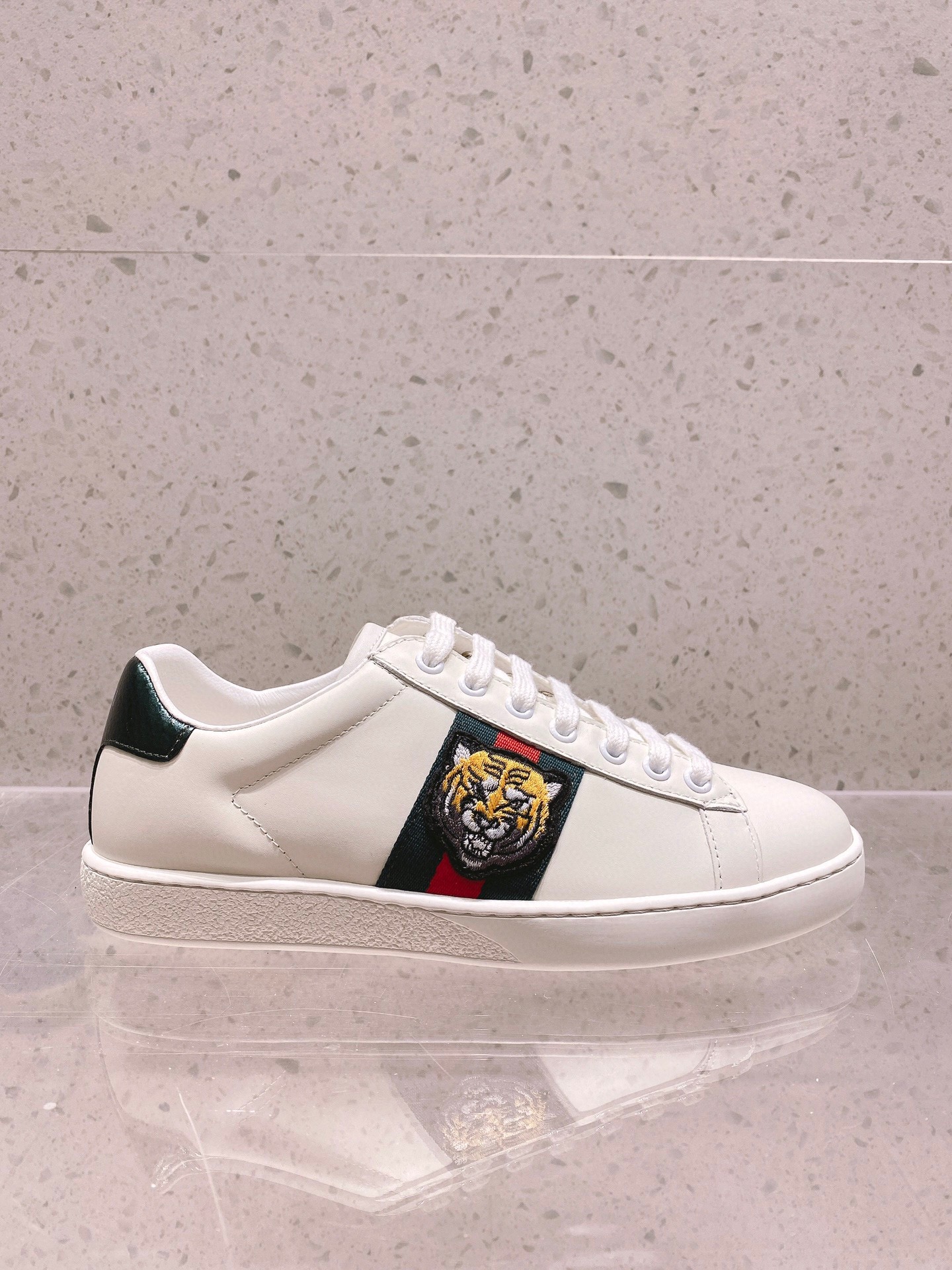 wsxc1774018816986_0 Gucci Fashion Shoes - Image 1