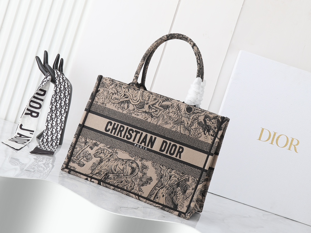 wsxc1774069814307_0 Dior Fashion Bag - Image 1