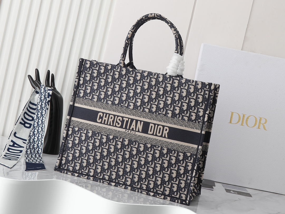 wsxc1774070028087_0 Dior Fashion Bag - Image 1