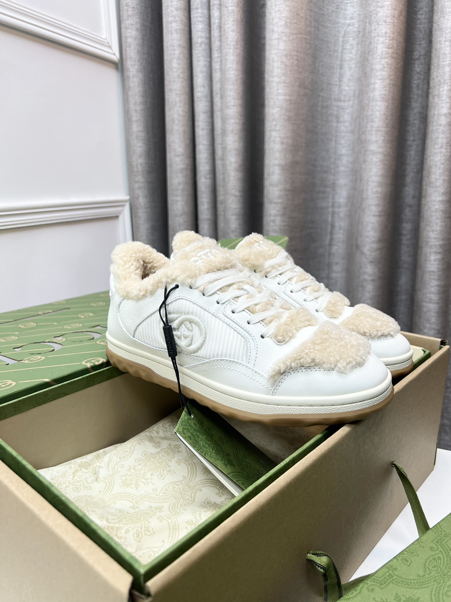 wsxc1774285479116_4 Gucci Fashion Shoes - Image 1