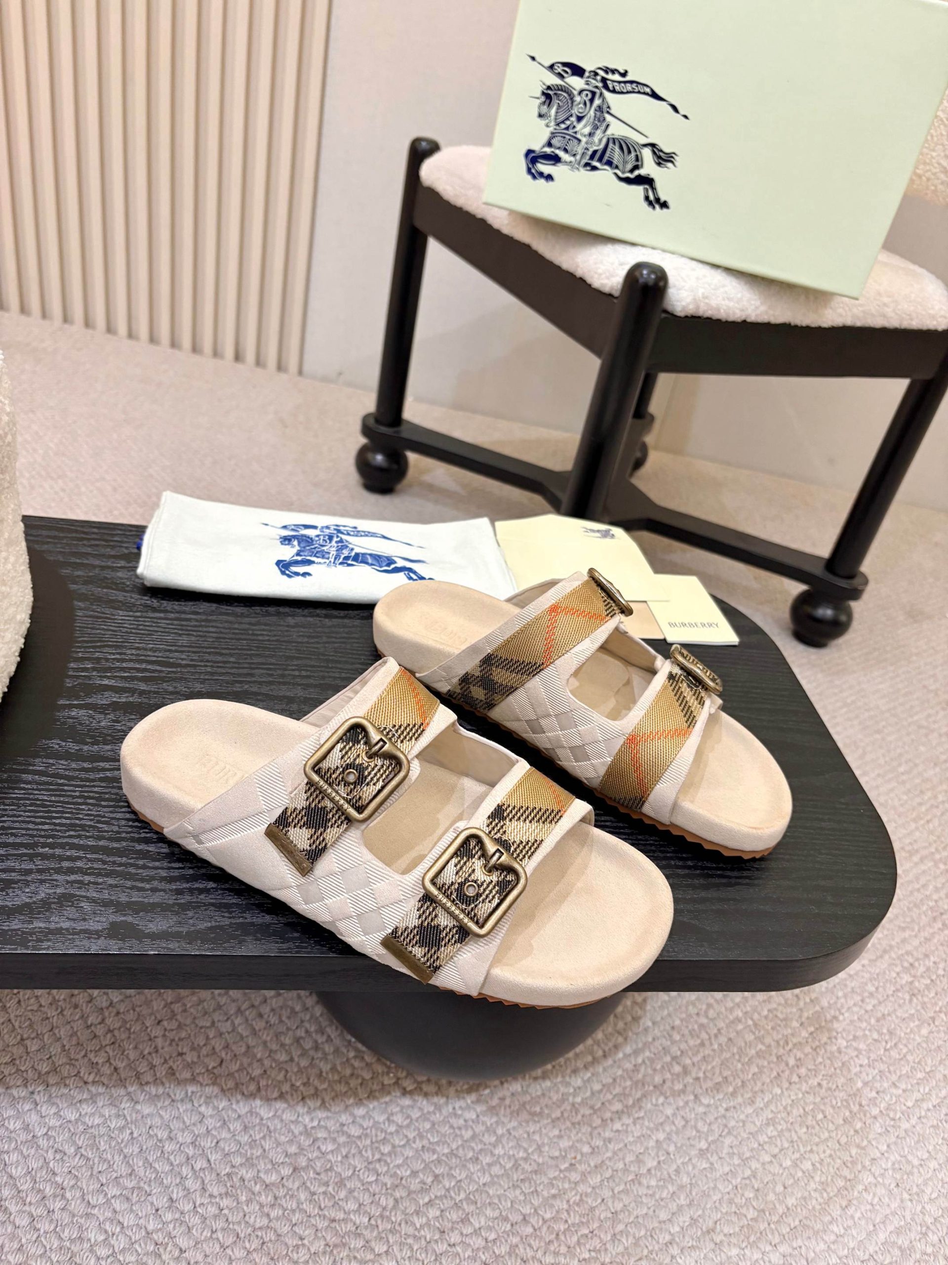 wsxc1774545696790_2 Burberry Fashion Sandals - Image 1