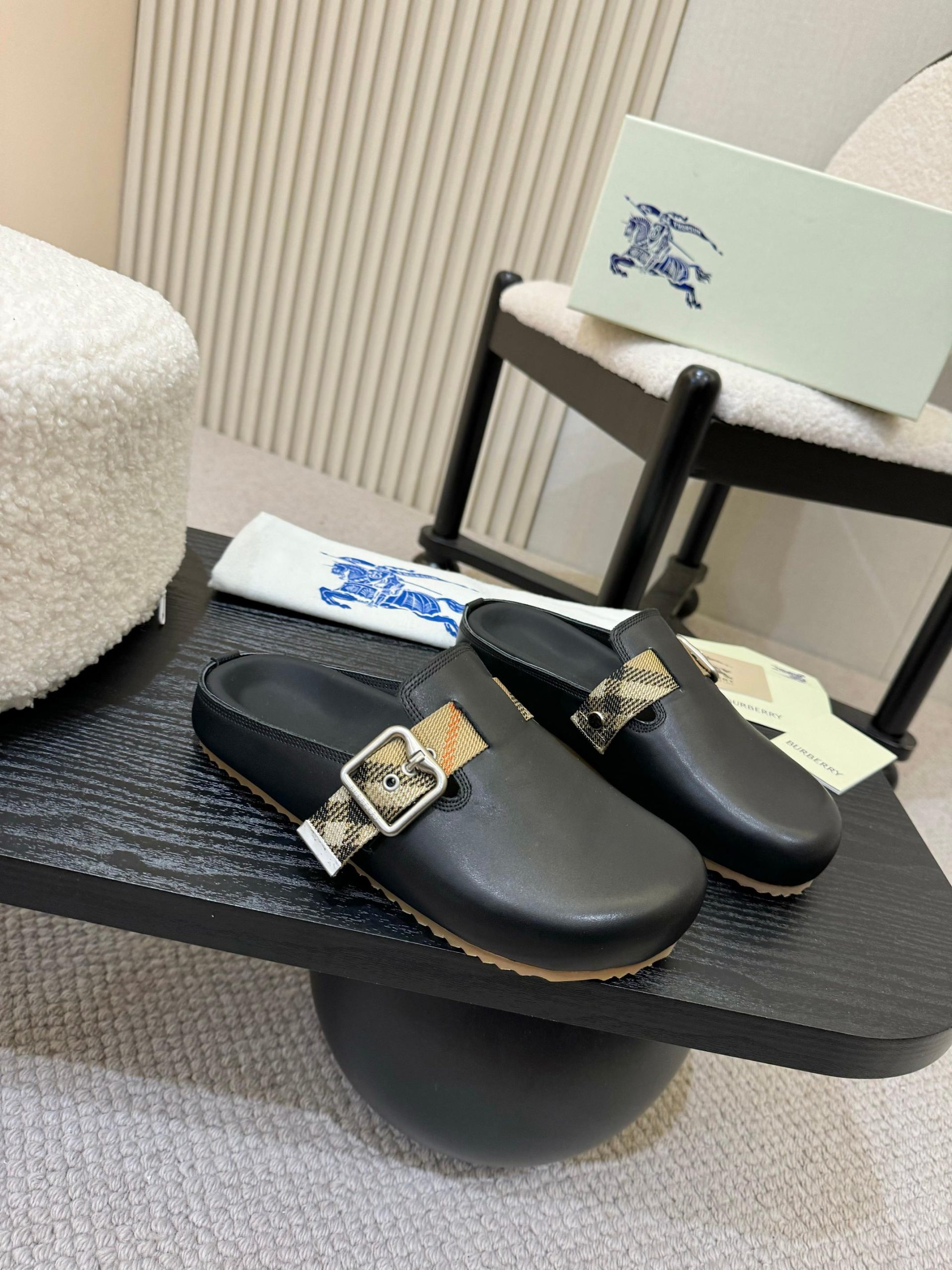 wsxc1774551903838_2 Burberry Fashion Slippers - Image 1