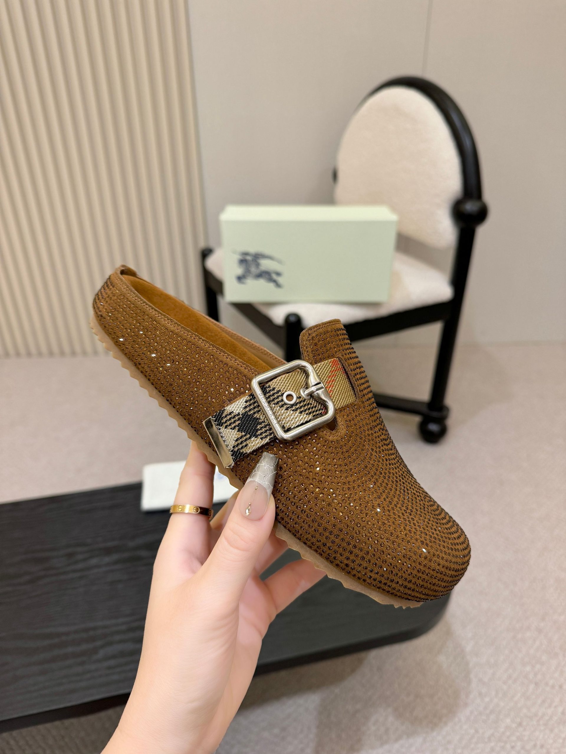 wsxc1774552186888_0 Burberry Fashion Slippers - Image 1