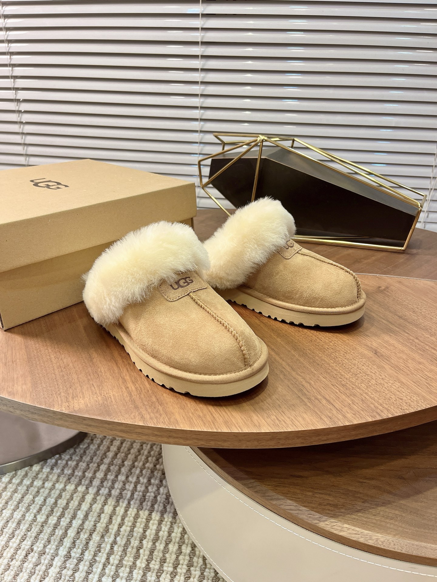 wsxc1774703525446_0 UGG Fashion Slippers - Image 1