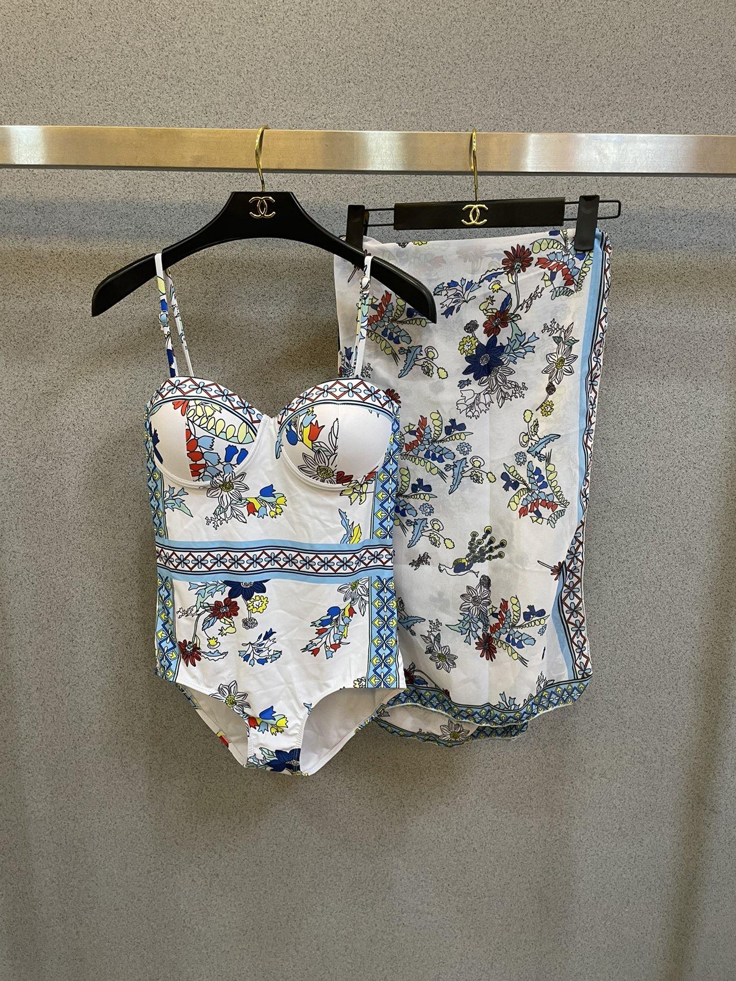 wsxc1774813983523_8 Versace swimsuit - Image 1