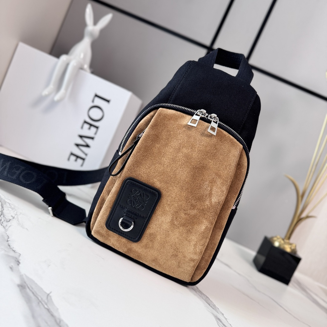 wsxc1775074487531_0 LOEWE Fashion Bag - Image 1