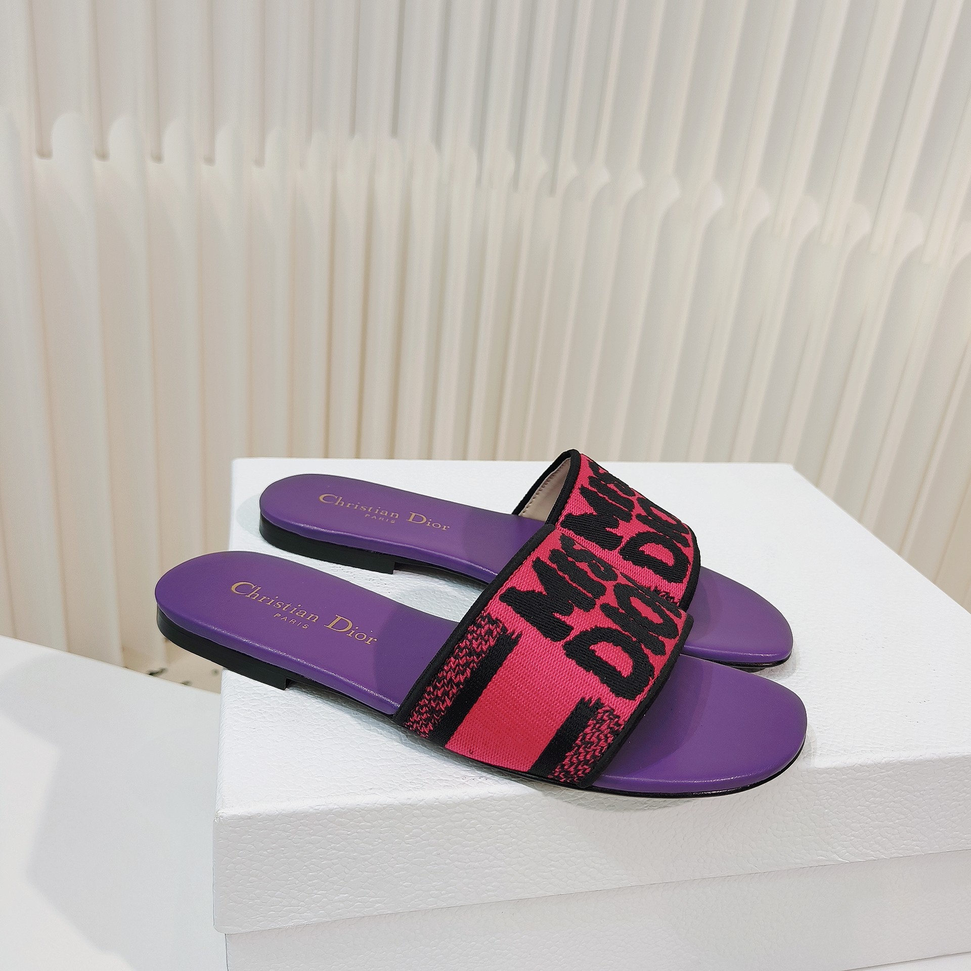 wsxc1775141650847_1 Dior Fashion Slippers - Image 1