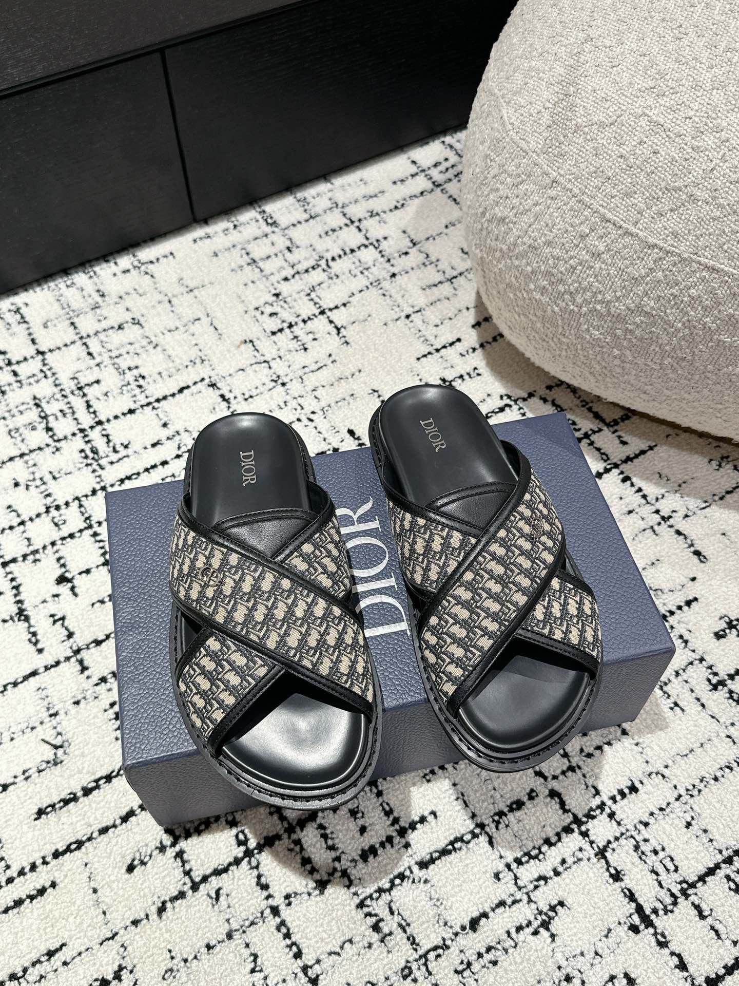 wsxc1775660530344_0 Dior Fashion Slippers - Image 1
