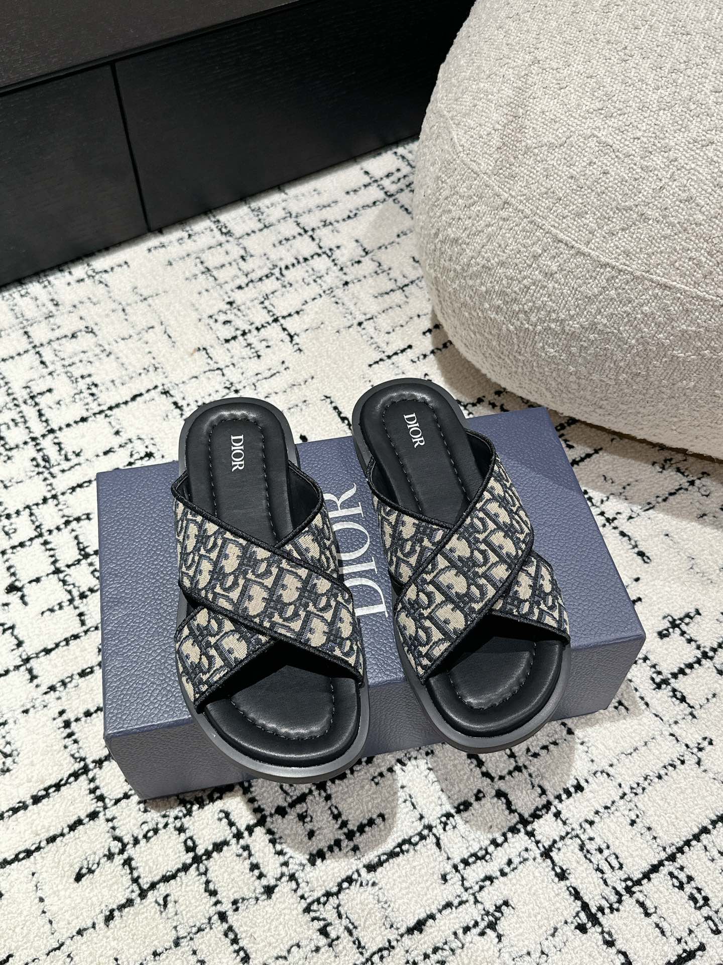 wsxc1775660605295_0 Dior Fashion Slippers - Image 1