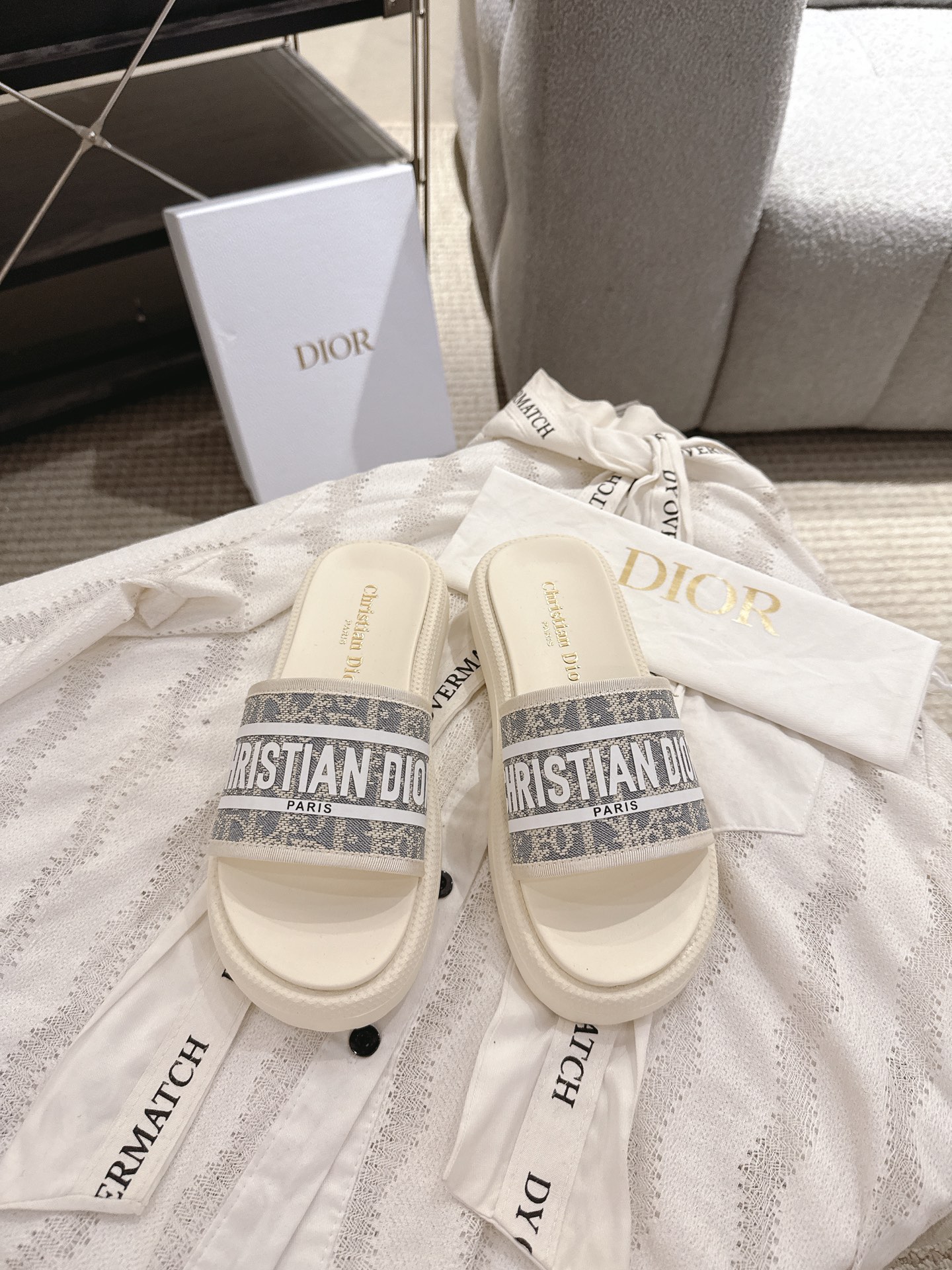 wsxc1775664750361_0 Dior Fashion Slippers - Image 1